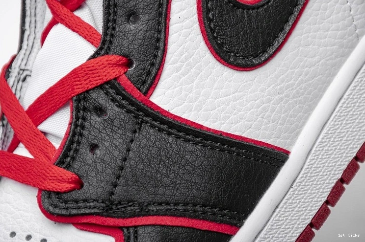 Jordan 555088-062 Retro 1  Bloodline High 0426